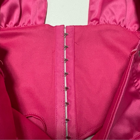 Windsor Fuchsia Satin Halter Crop Top - Picture 4 of 6